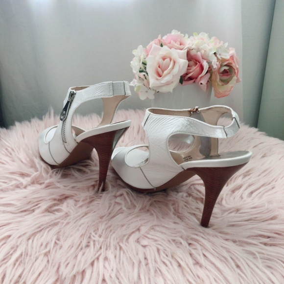 Michael Kors heels - Picture 3 of 3